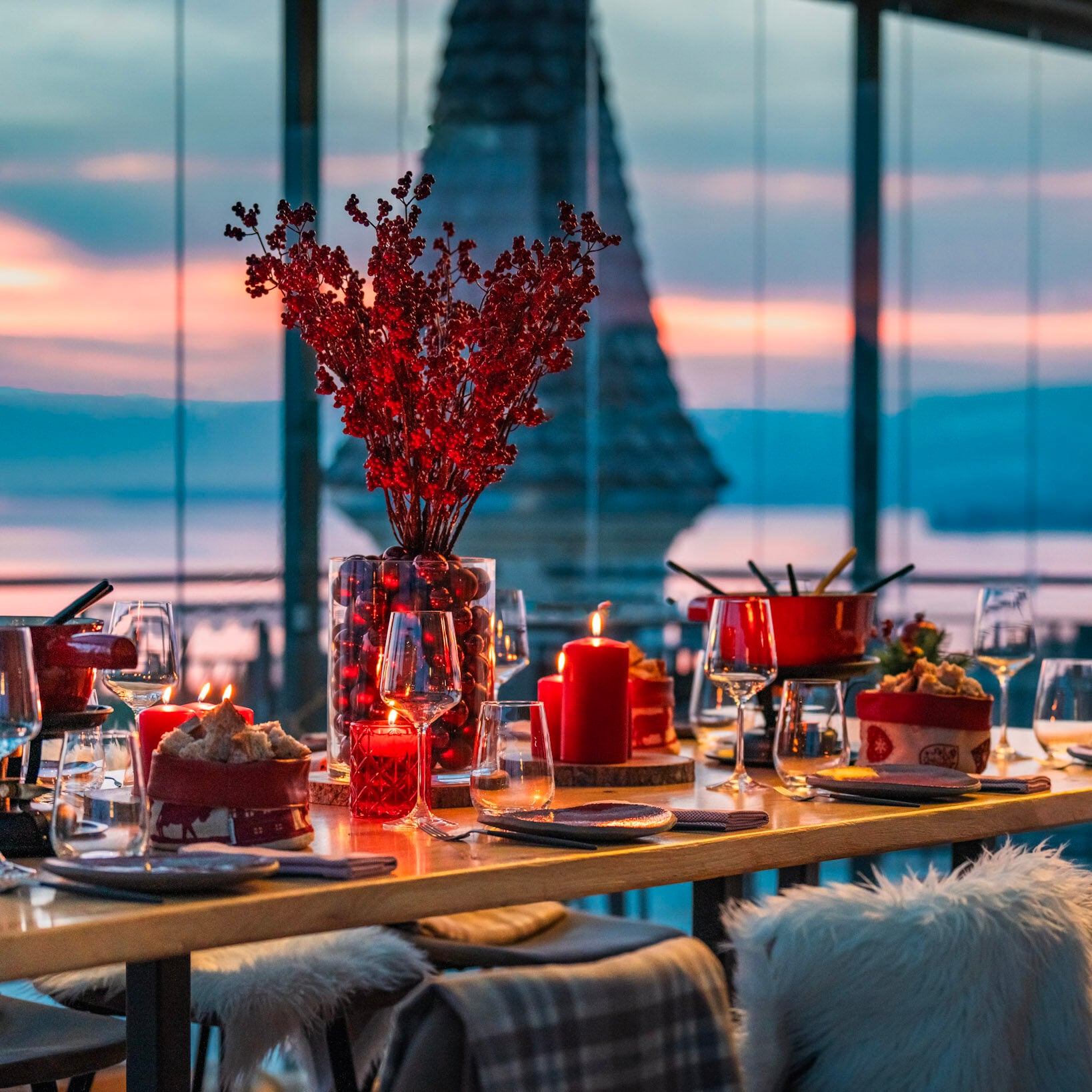 <p><strong>6.30pm – Enjoy an aperitif or fondue high above the city at the Royal Savoy</strong></p>
